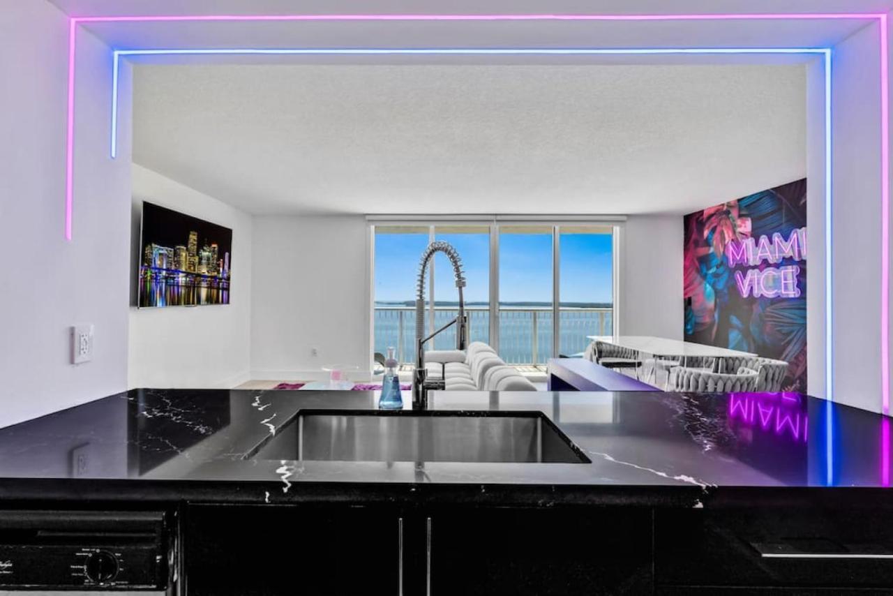 Miami Vice Oceanfront Sky Villa Zewnętrze zdjęcie